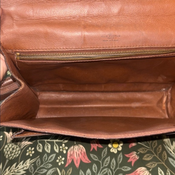 Louis Vuitton Monceau crossbody bag - Picture 7 of 13